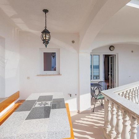 Nice Apartment In Crikvenica With Kitchen Luaran gambar