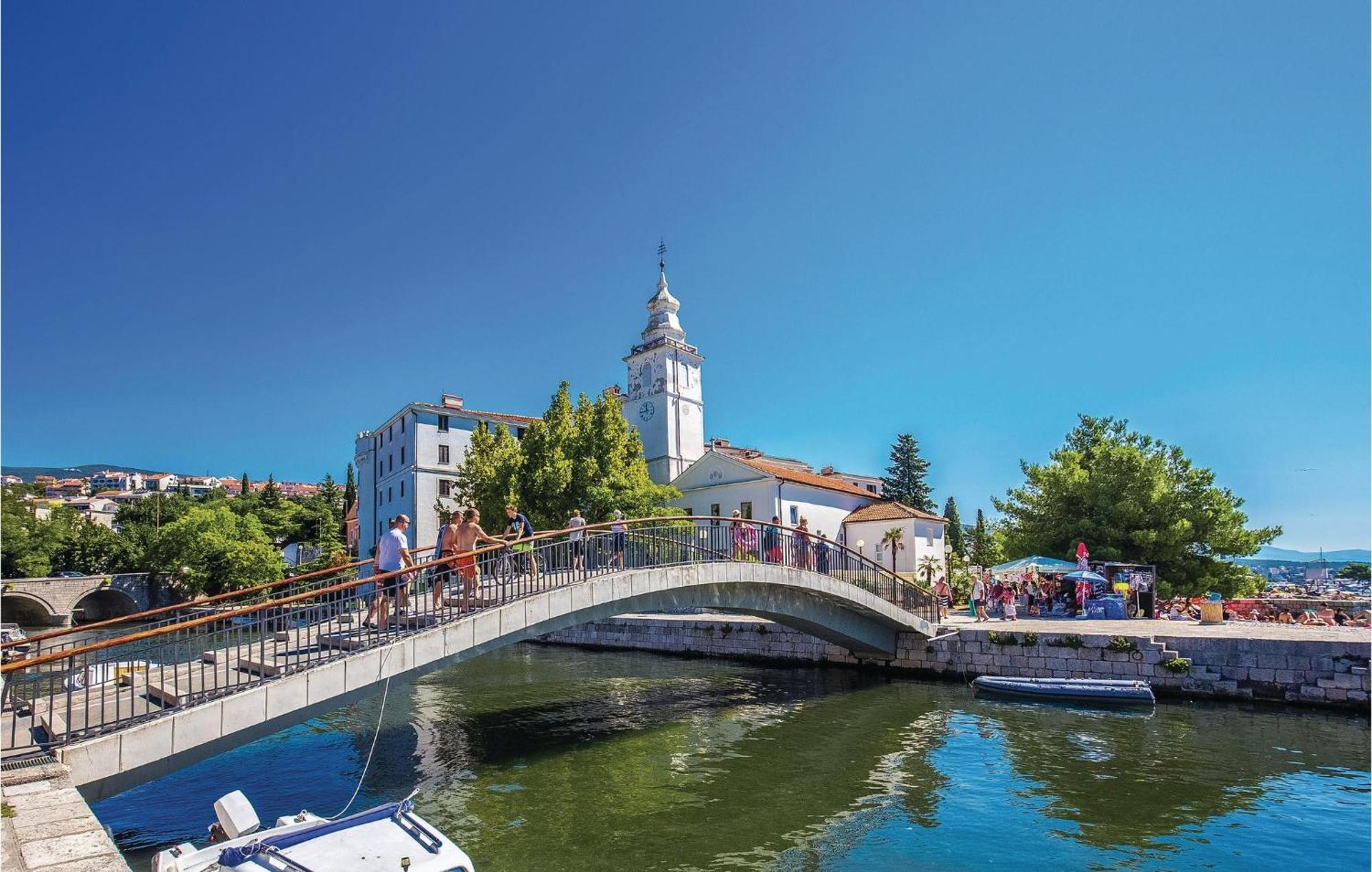 Nice Apartment In Crikvenica With Kitchen Luaran gambar